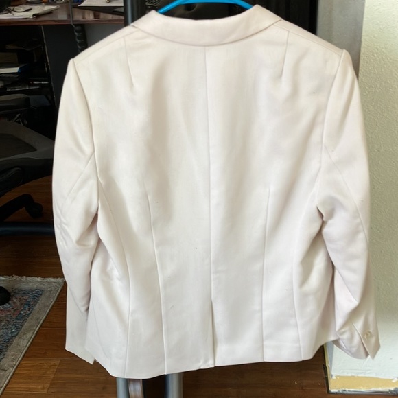 Medium cream color H&M blazer - Picture 4 of 5